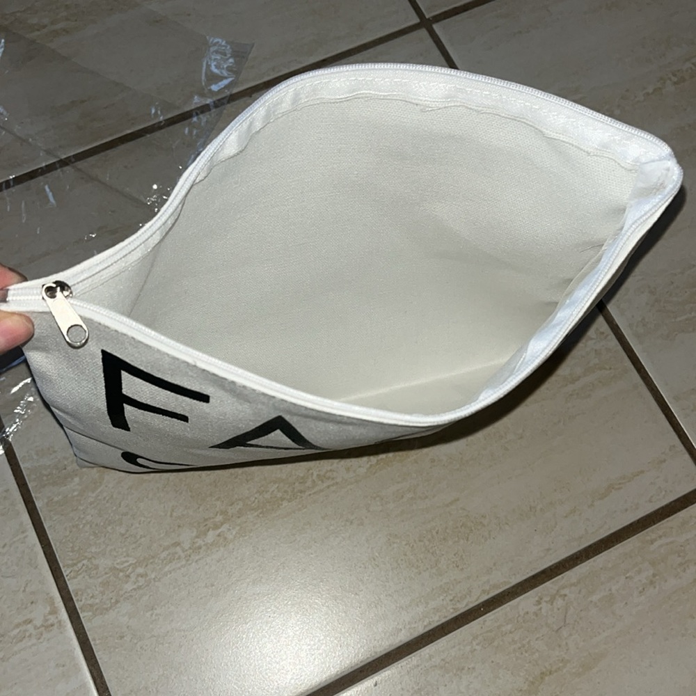 Makeup Bag - Picture 5 of 6